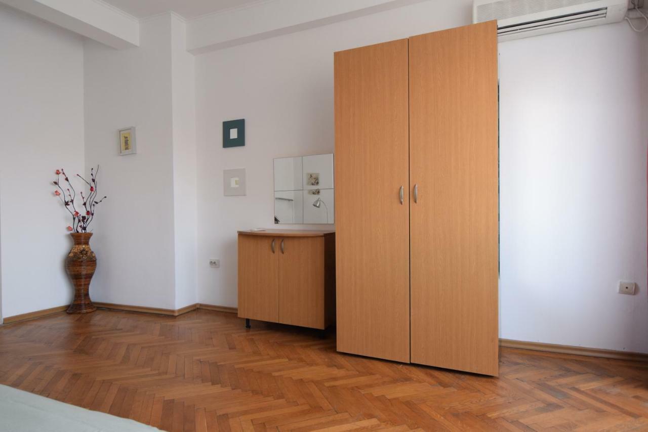 Resedinta Lui Calin - Downtown Park Cismigiu Apartment Bucharest Exterior photo