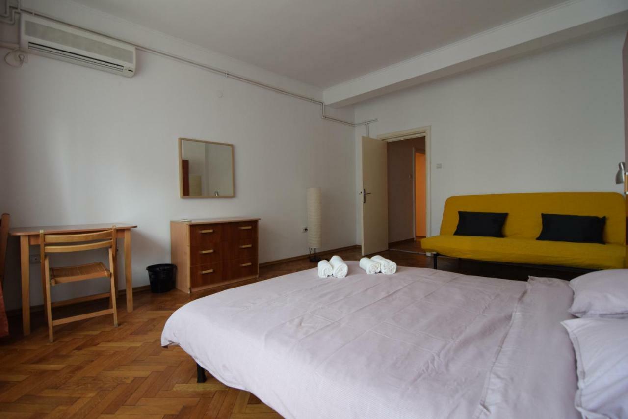 Resedinta Lui Calin - Downtown Park Cismigiu Apartment Bucharest Exterior photo