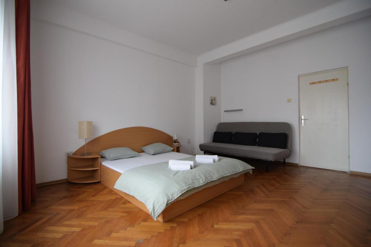 Resedinta Lui Calin - Downtown Park Cismigiu Apartment Bucharest Exterior photo